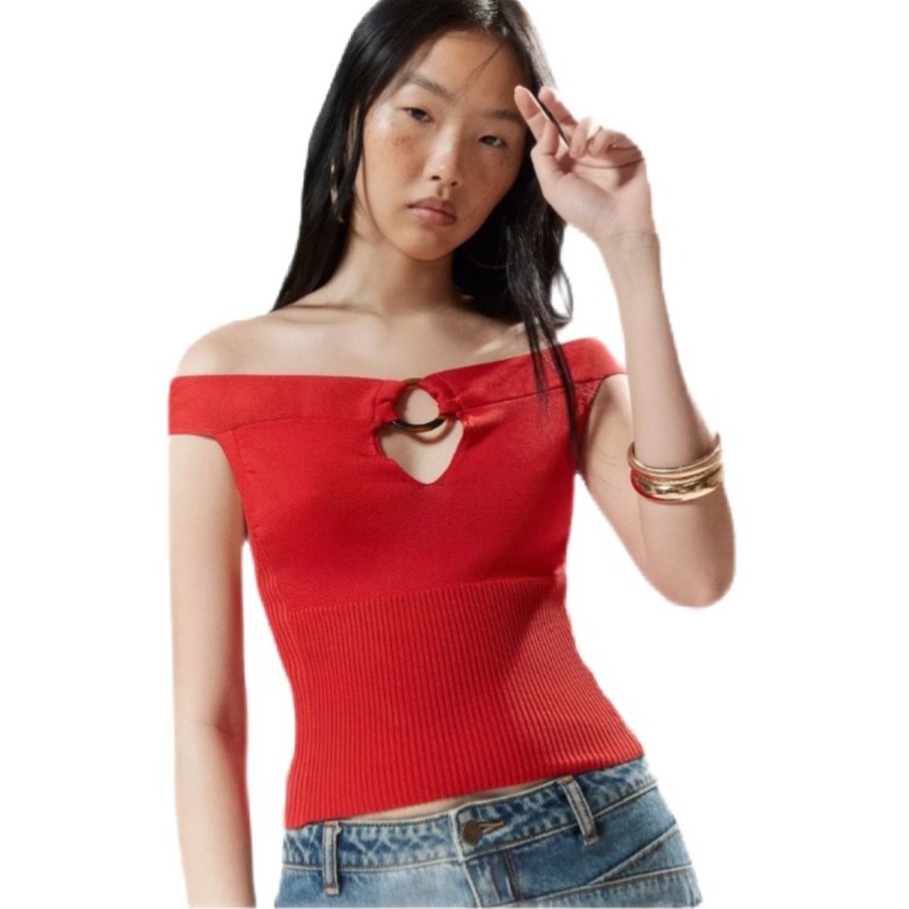 NWT Silence + Noise Red Off-Shoulder Top Size S